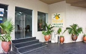 Tropical Enclave Hotel Άκρα Exterior photo